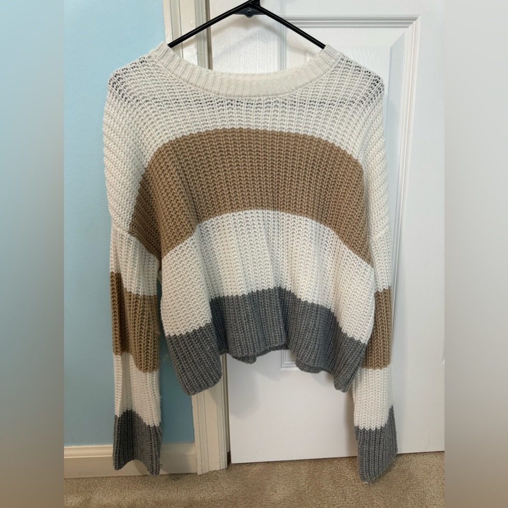 Moon & Madison lightweight women’s sweater